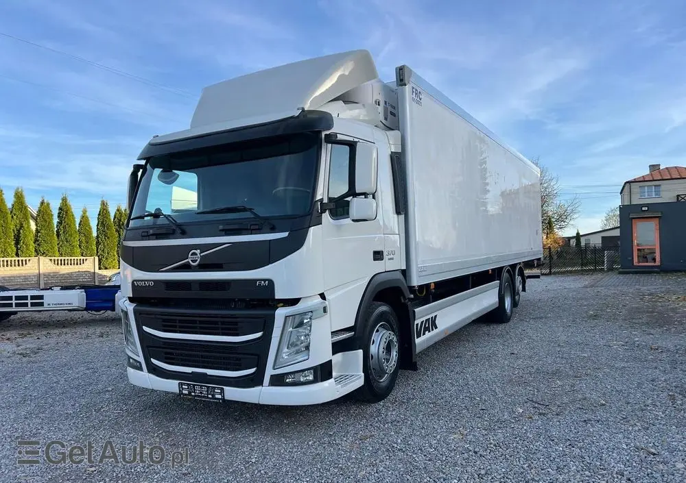 VOLVO FM 370 / 6x2 / Chłodnia / Winda / 