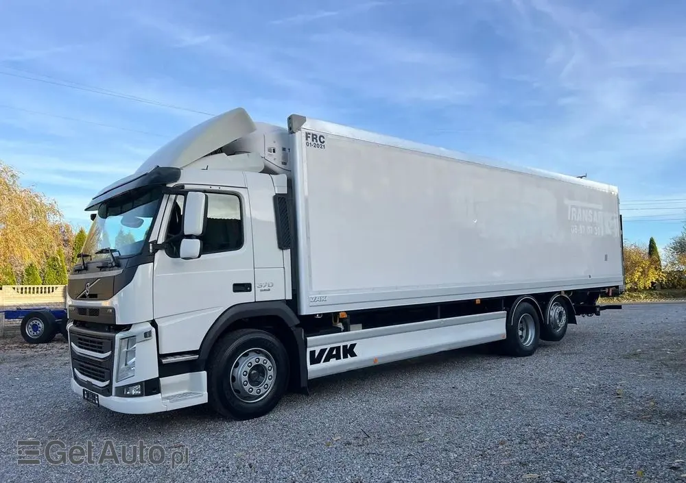 VOLVO FM 370 / 6x2 / Chłodnia / Winda / 
