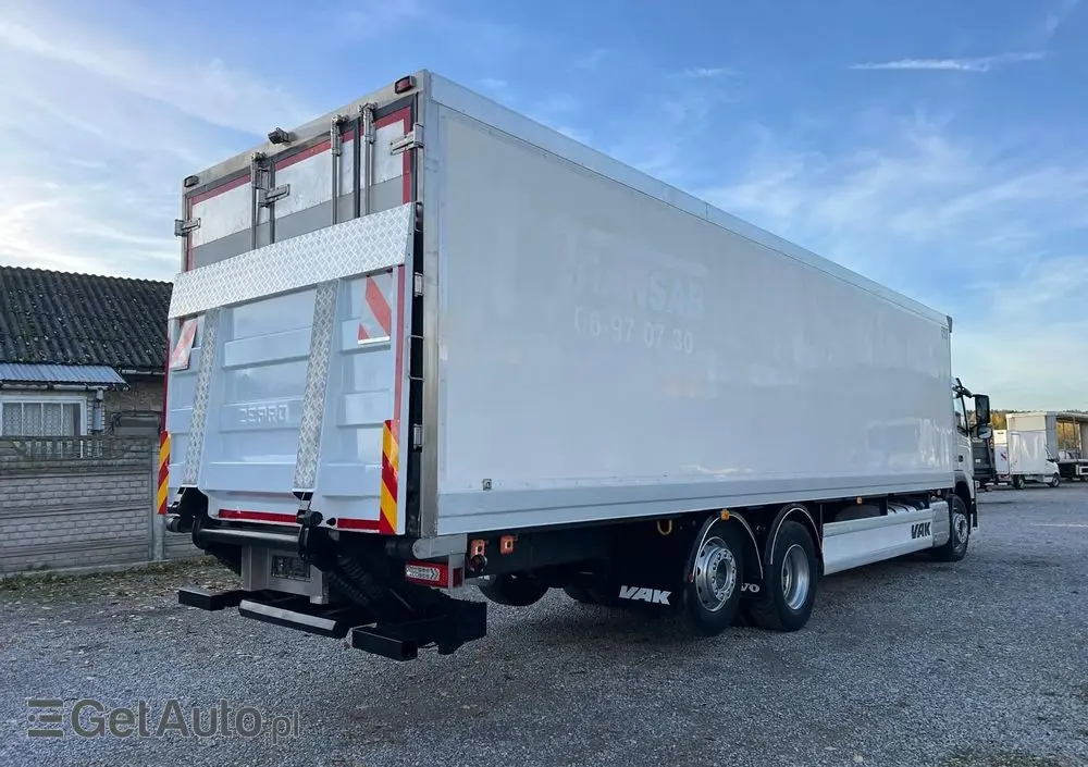 VOLVO FM 370 / 6x2 / Chłodnia / Winda / 