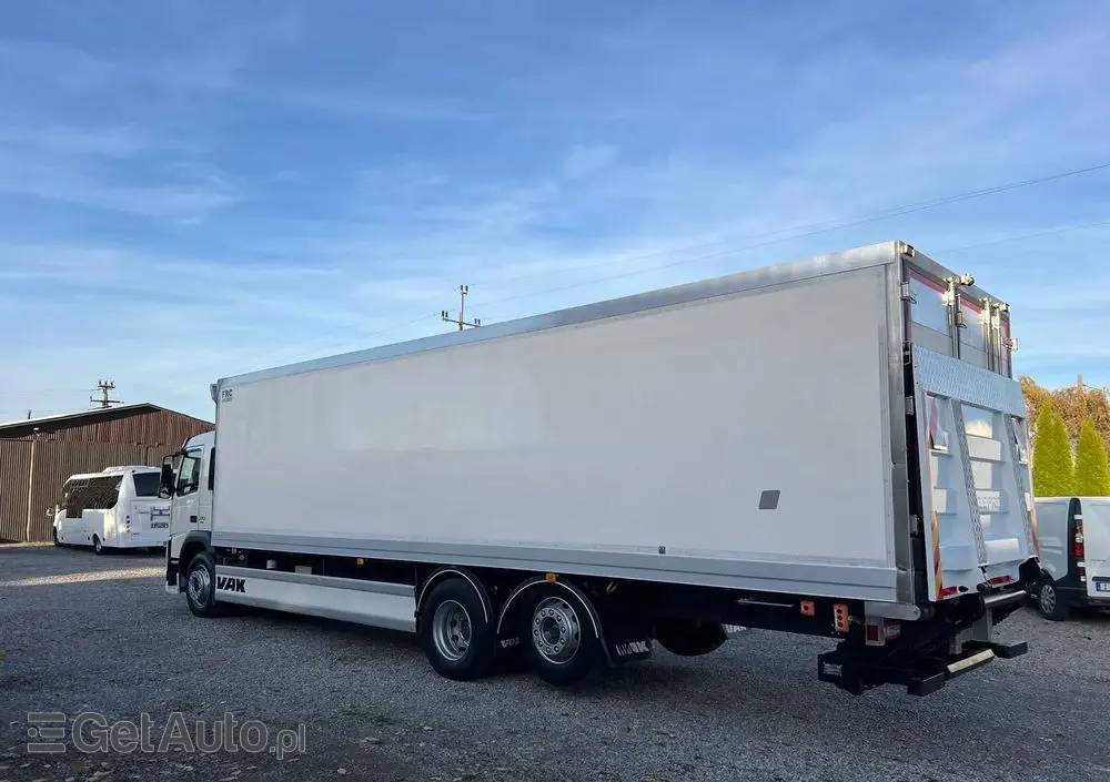 VOLVO FM 370 / 6x2 / Chłodnia / Winda / 
