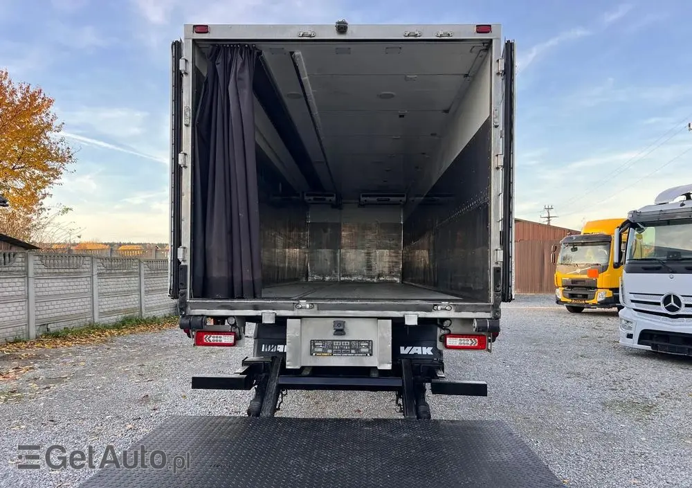 VOLVO FM 370 / 6x2 / Chłodnia / Winda / 