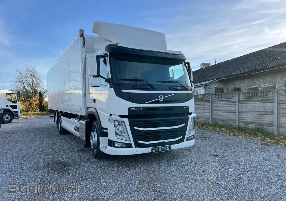 VOLVO FM 370 / 6x2 / Chłodnia / Winda / 
