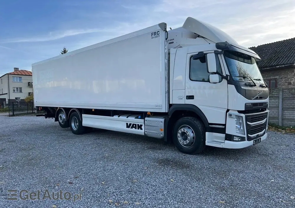 VOLVO FM 370 / 6x2 / Chłodnia / Winda / 