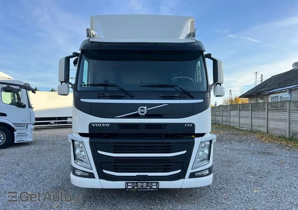 VOLVO FM 370 / 6x2 / Chłodnia / Winda / 