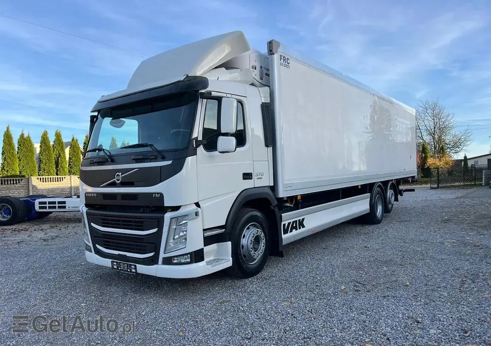 VOLVO FM 370 / 6x2 / Chłodnia / Winda / 