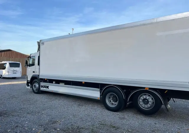 VOLVO FM 370 / 6x2 / Chłodnia / Winda / 