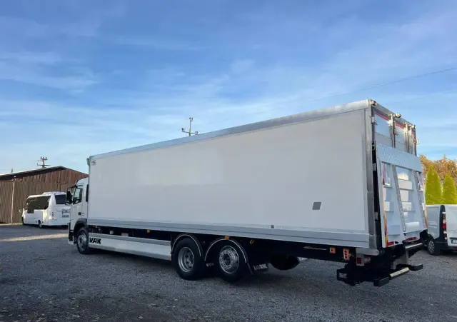 VOLVO FM 370 / 6x2 / Chłodnia / Winda / 
