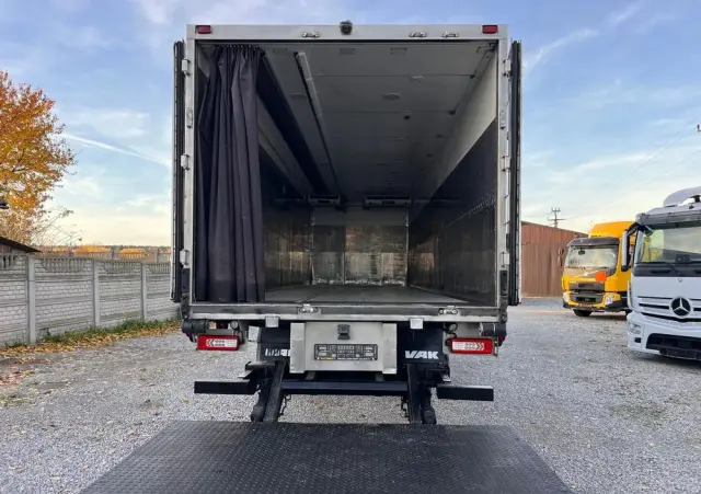 VOLVO FM 370 / 6x2 / Chłodnia / Winda / 