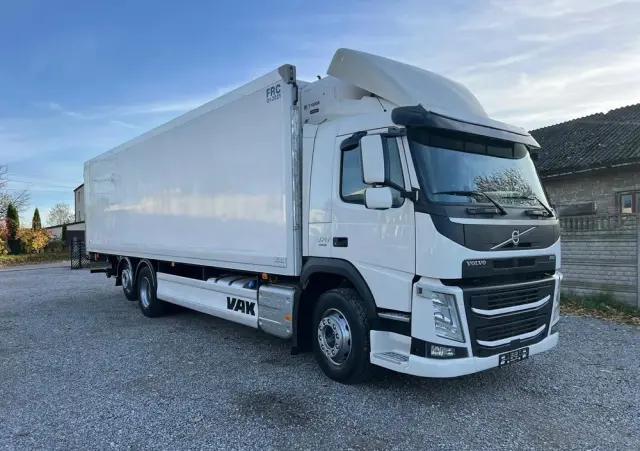 VOLVO FM 370 / 6x2 / Chłodnia / Winda / 