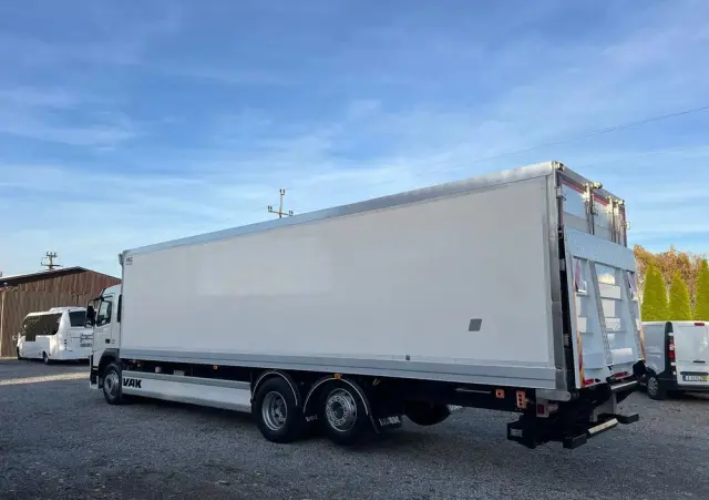 VOLVO FM 370 / 6x2 / Chłodnia / Winda / 