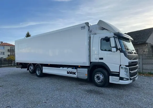 VOLVO FM 370 / 6x2 / Chłodnia / Winda / 