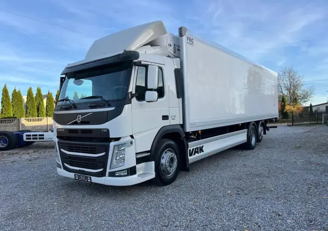 VOLVO FM 370 / 6x2 / Chłodnia / Winda / 