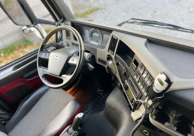 VOLVO FM 370 / 6x2 / Chłodnia / Winda / 