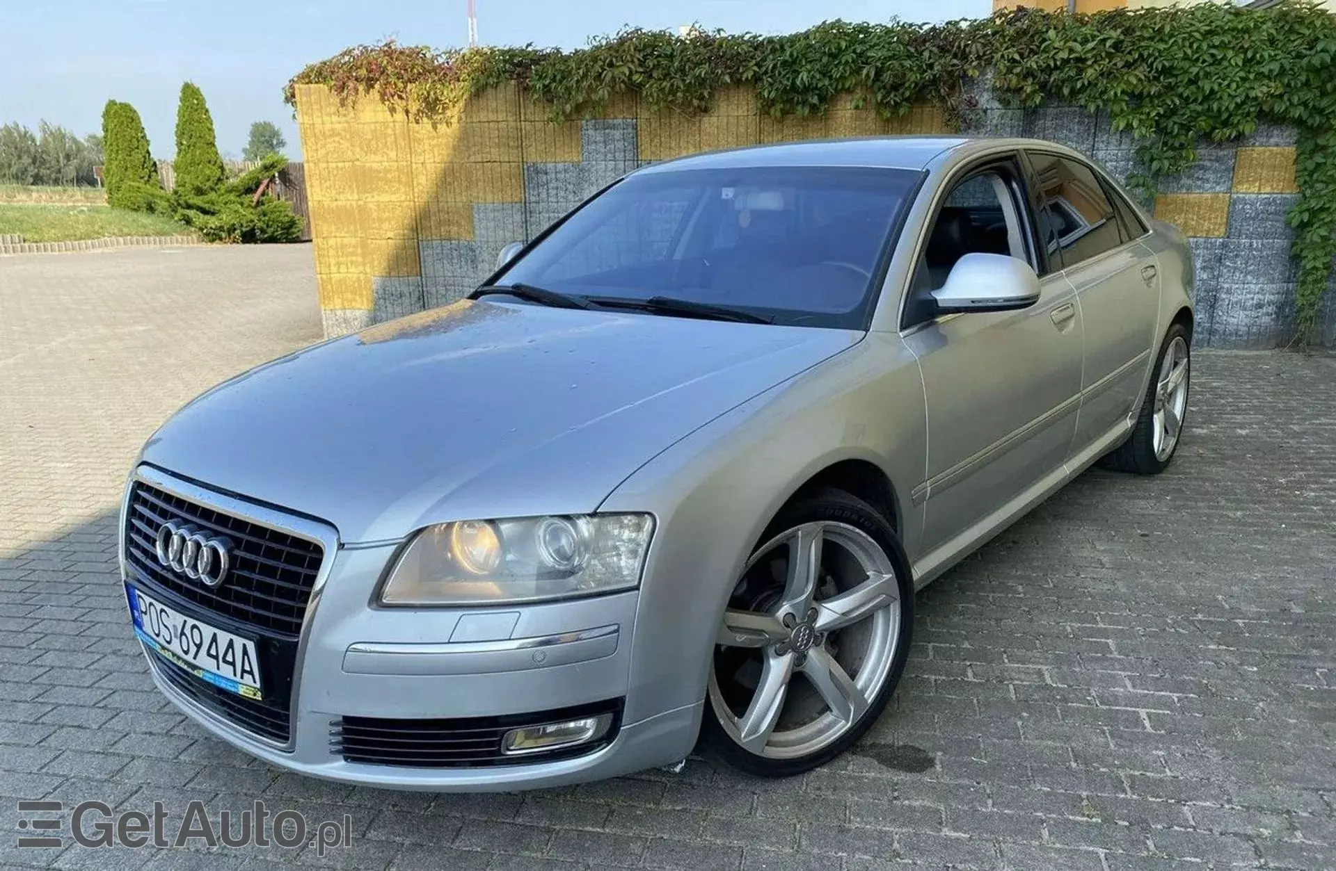AUDI A8 