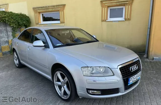 AUDI A8 