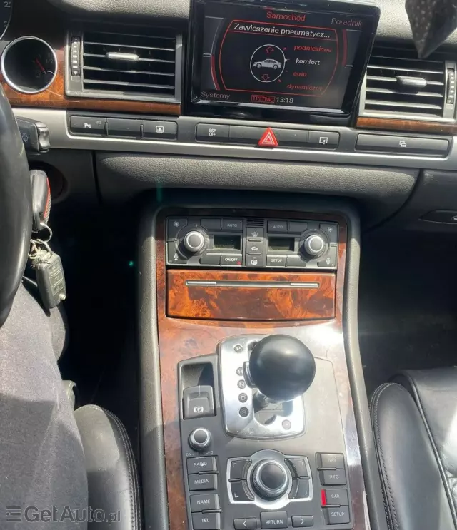 AUDI A8 