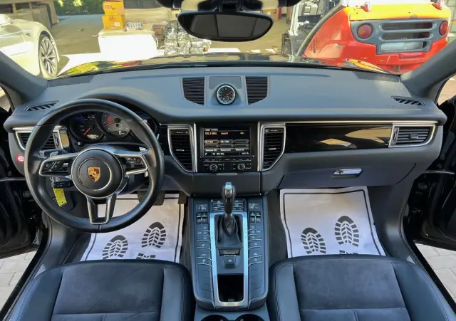 PORSCHE Macan S PDK