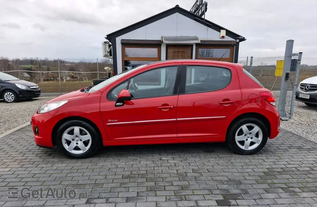 PEUGEOT 207 
