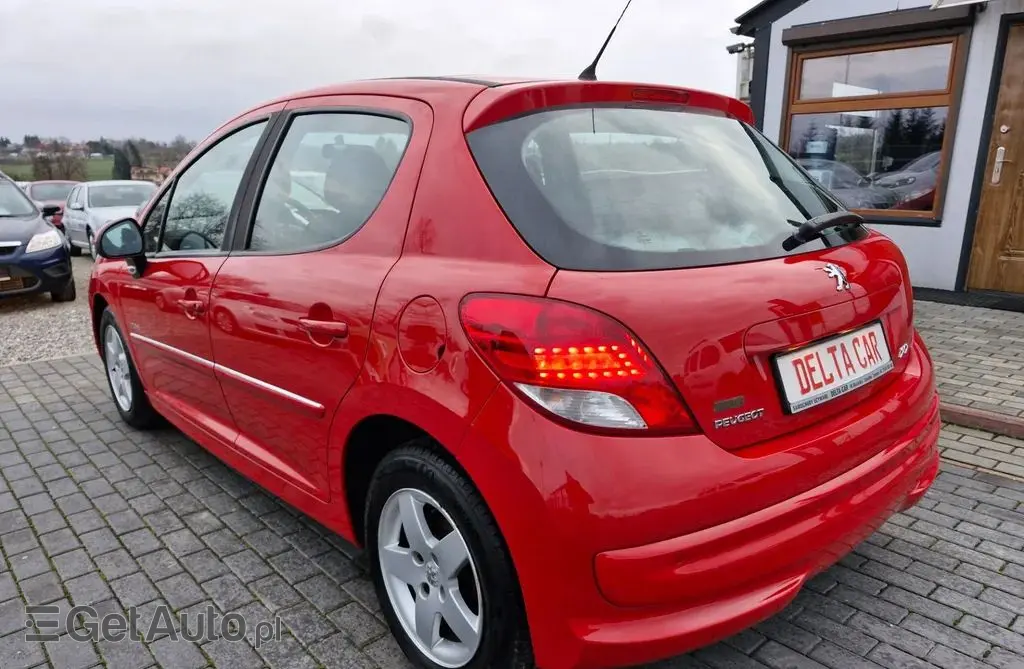 PEUGEOT 207 