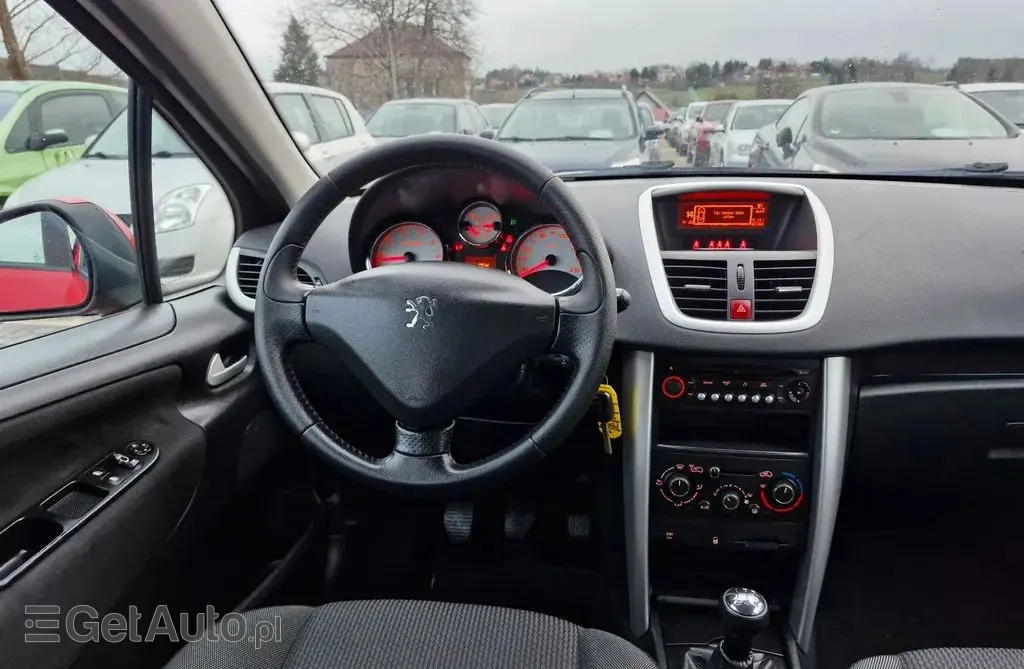 PEUGEOT 207 