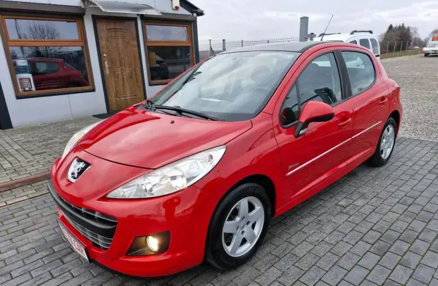 PEUGEOT 207 