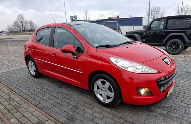 PEUGEOT 207 