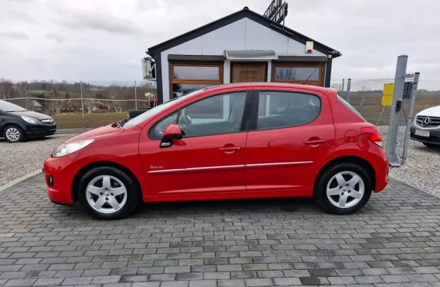 PEUGEOT 207 