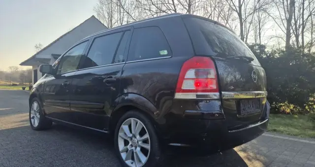 OPEL Zafira 1.6 Edition