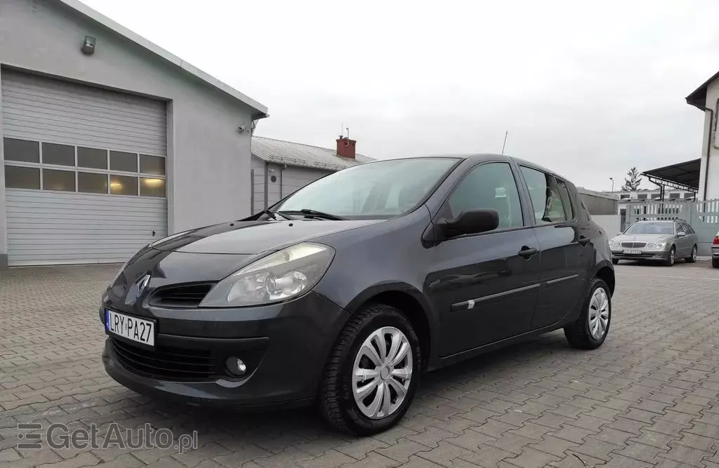 RENAULT Clio 