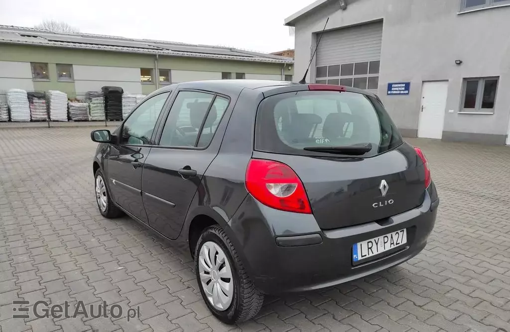 RENAULT Clio 