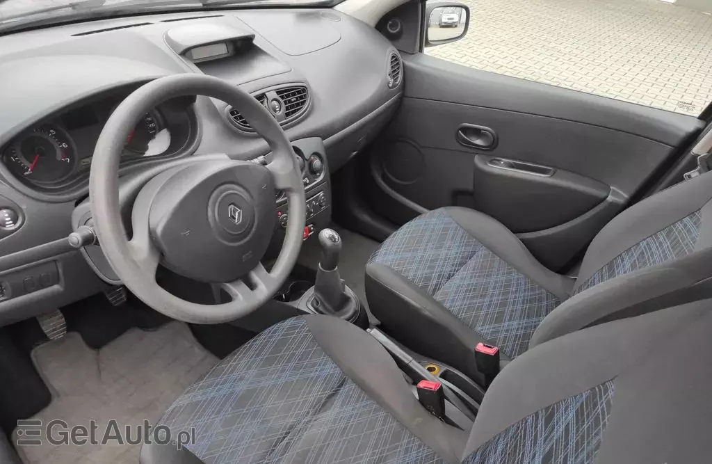 RENAULT Clio 