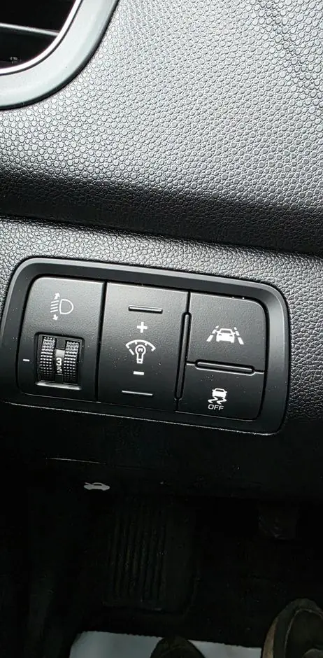 HYUNDAI I20 1.2 YES Silver