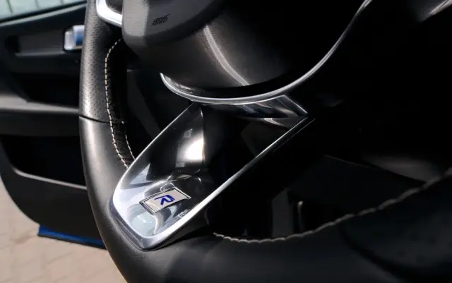 VOLVO XC 40 T5 AWD Geartronic R-Design