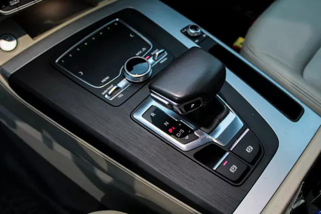 AUDI Q5 45 TFSI Sport AWD S tronic