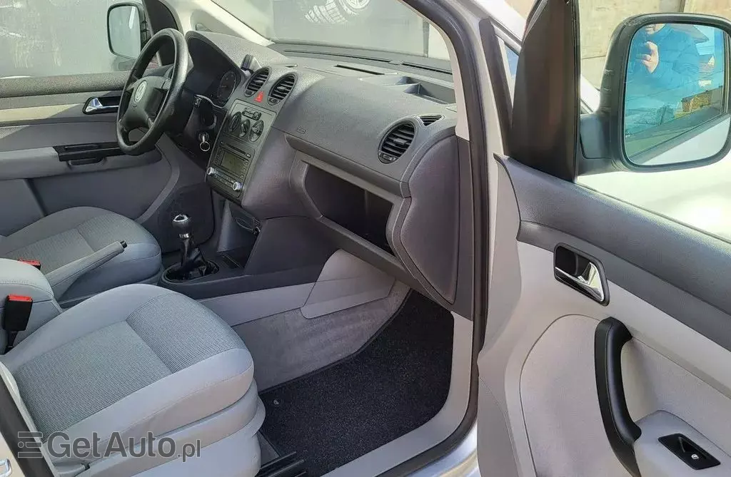 VOLKSWAGEN Caddy 