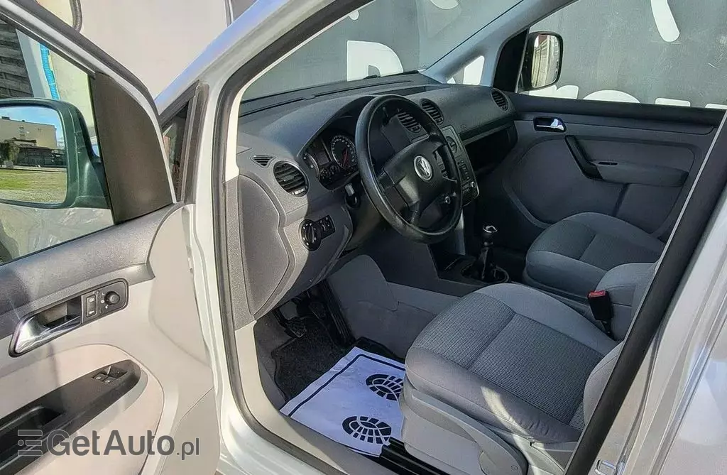 VOLKSWAGEN Caddy 