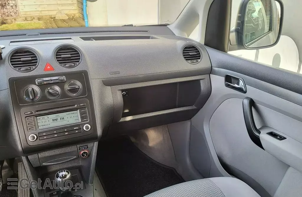 VOLKSWAGEN Caddy 