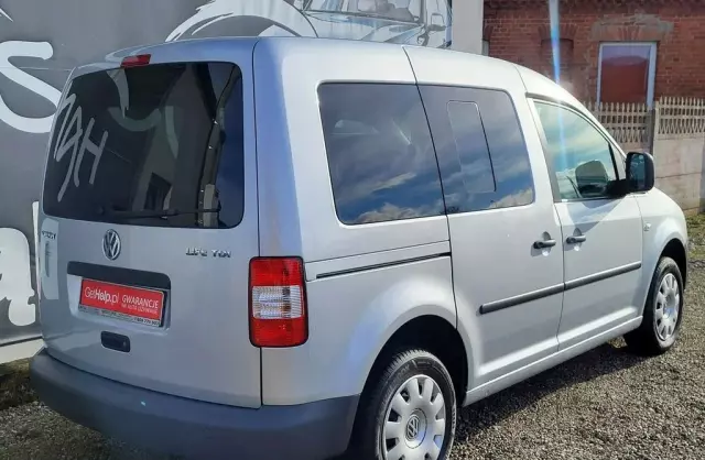 VOLKSWAGEN Caddy 