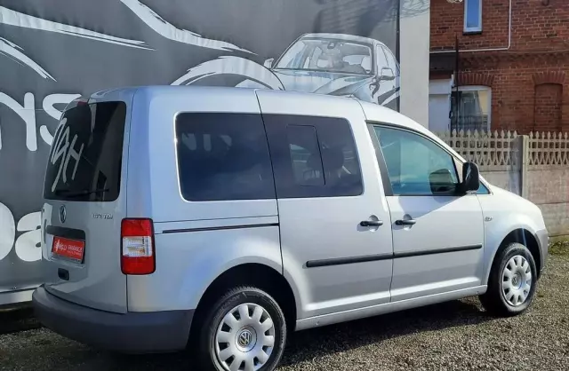 VOLKSWAGEN Caddy 