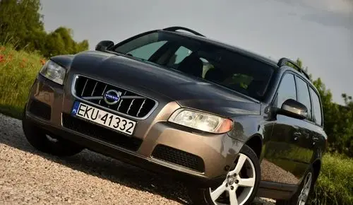 VOLVO V70 