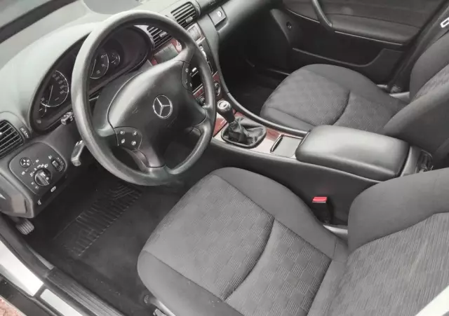 MERCEDES-BENZ Klasa C 180 Kompressor Elegance