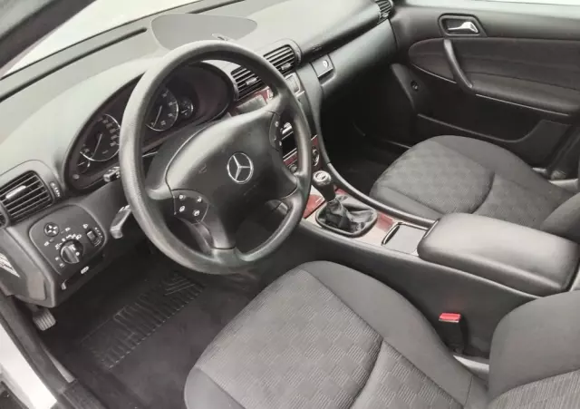 MERCEDES-BENZ Klasa C 180 Kompressor Elegance