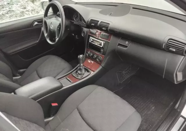 MERCEDES-BENZ Klasa C 180 Kompressor Elegance