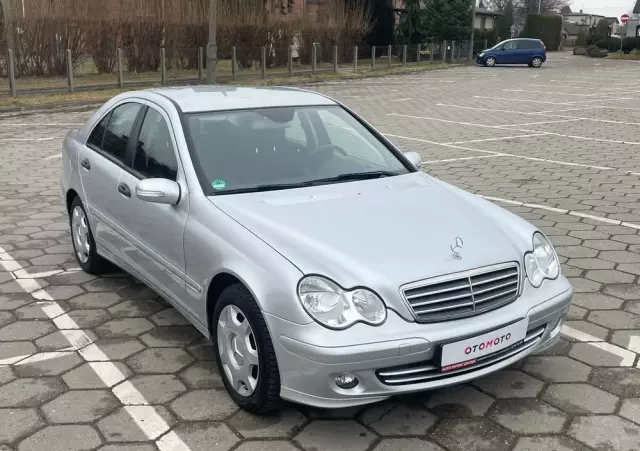 MERCEDES-BENZ Klasa C 180 Kompressor Elegance