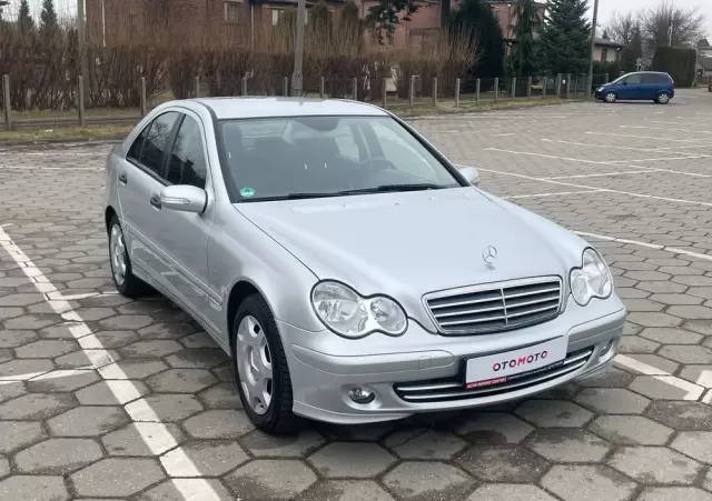 MERCEDES-BENZ Klasa C 180 Kompressor Elegance