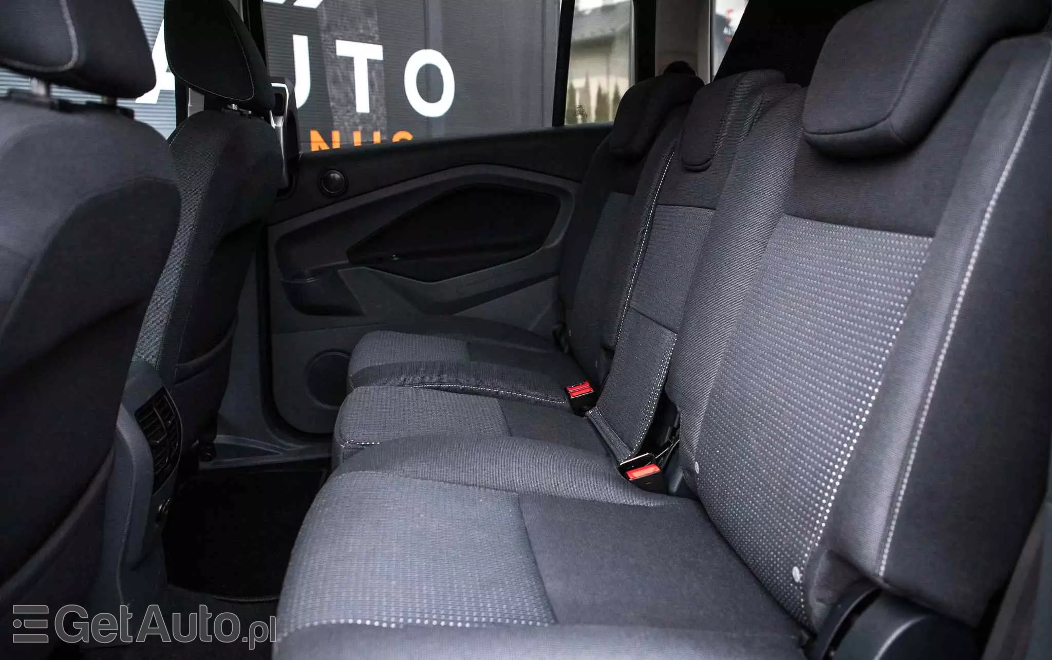 FORD Grand C-MAX 1.6 TDCi Titanium