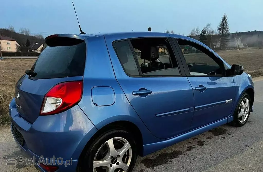 RENAULT Clio 