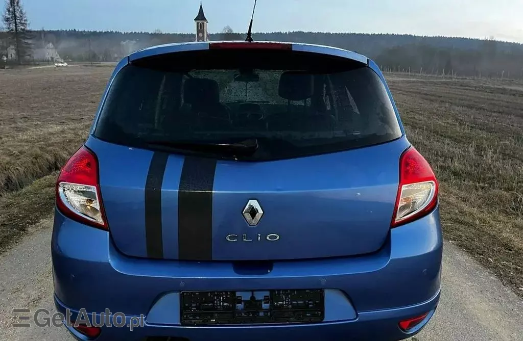 RENAULT Clio 