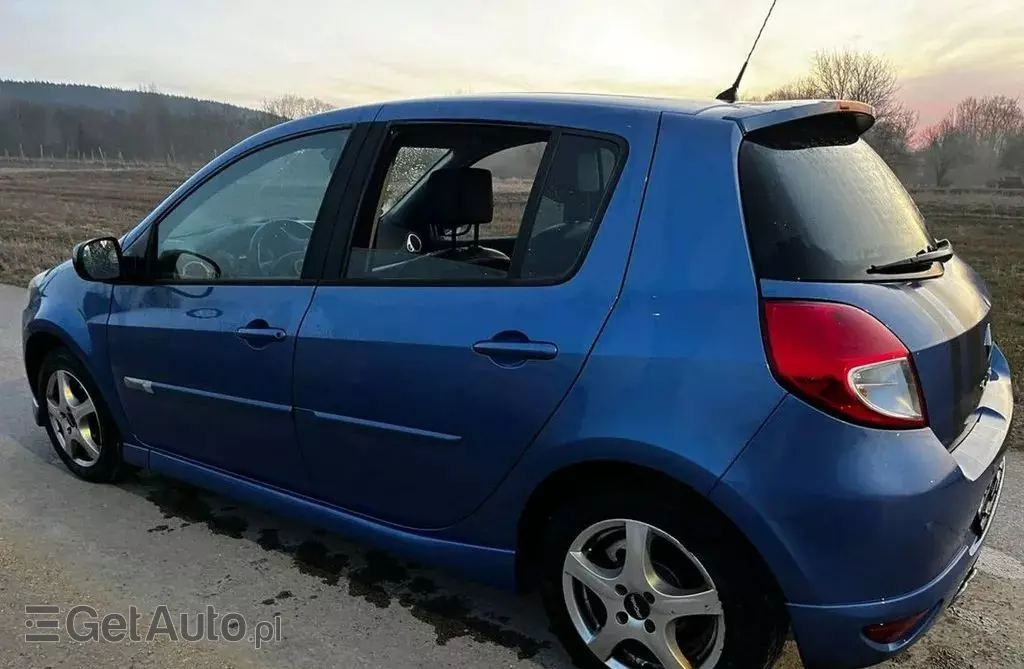 RENAULT Clio 