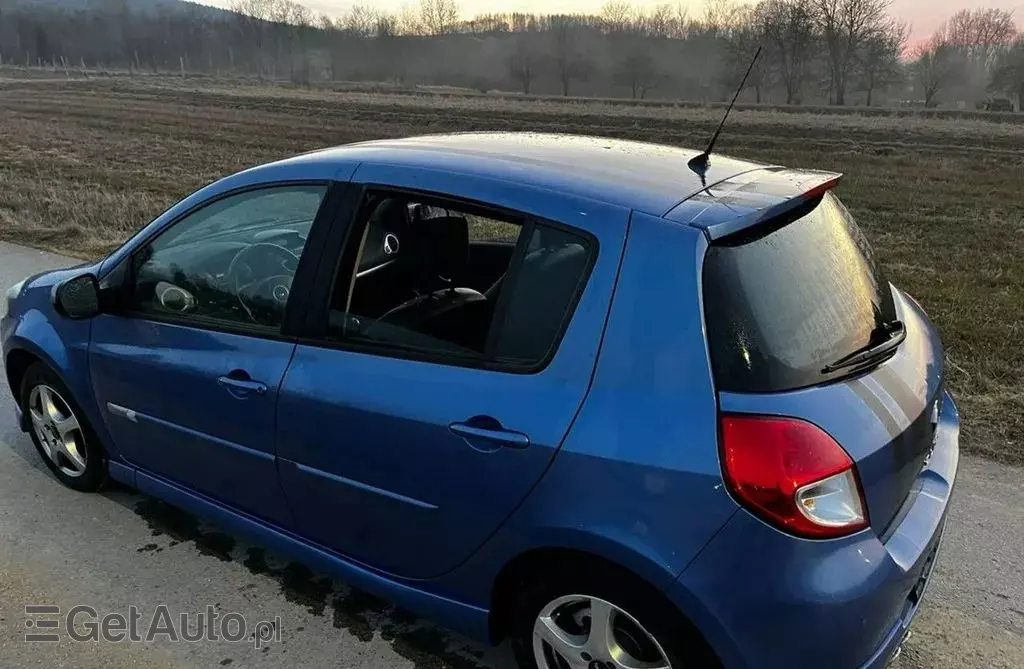 RENAULT Clio 